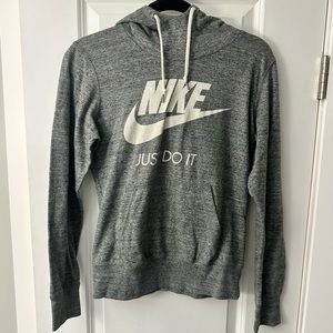 Nike - Lightweight Hoodie